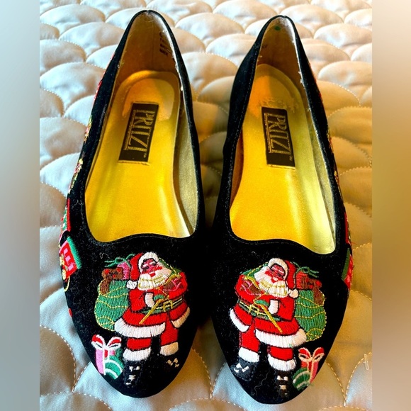Pritzi Shoes - Vintage Pritzi Christmas embroidered velvet black flats women’s size 6